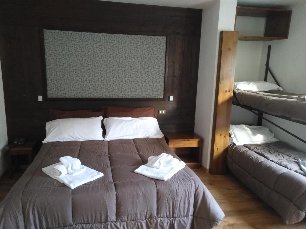 Hotel I Larici Bardonecchia Eksteriør billede